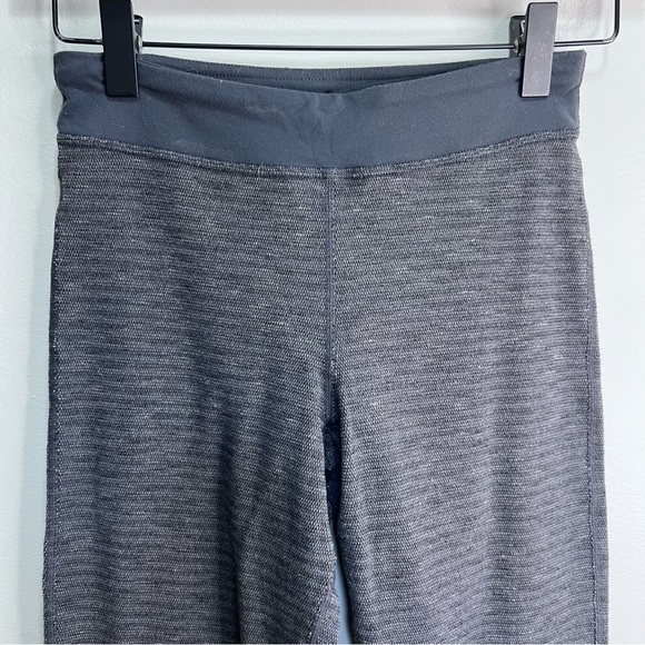 Lululemon Grey Flare Capri Pants Size 2 - Picture 3 of 11